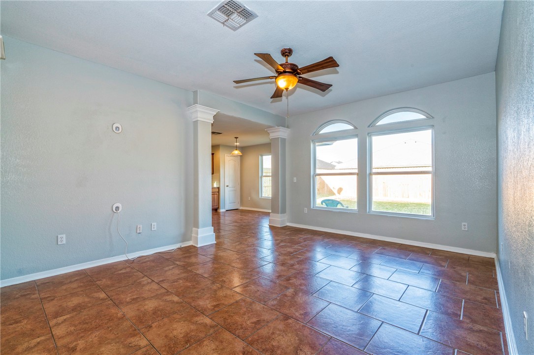 1725 Barlow Trail Property Photo 9