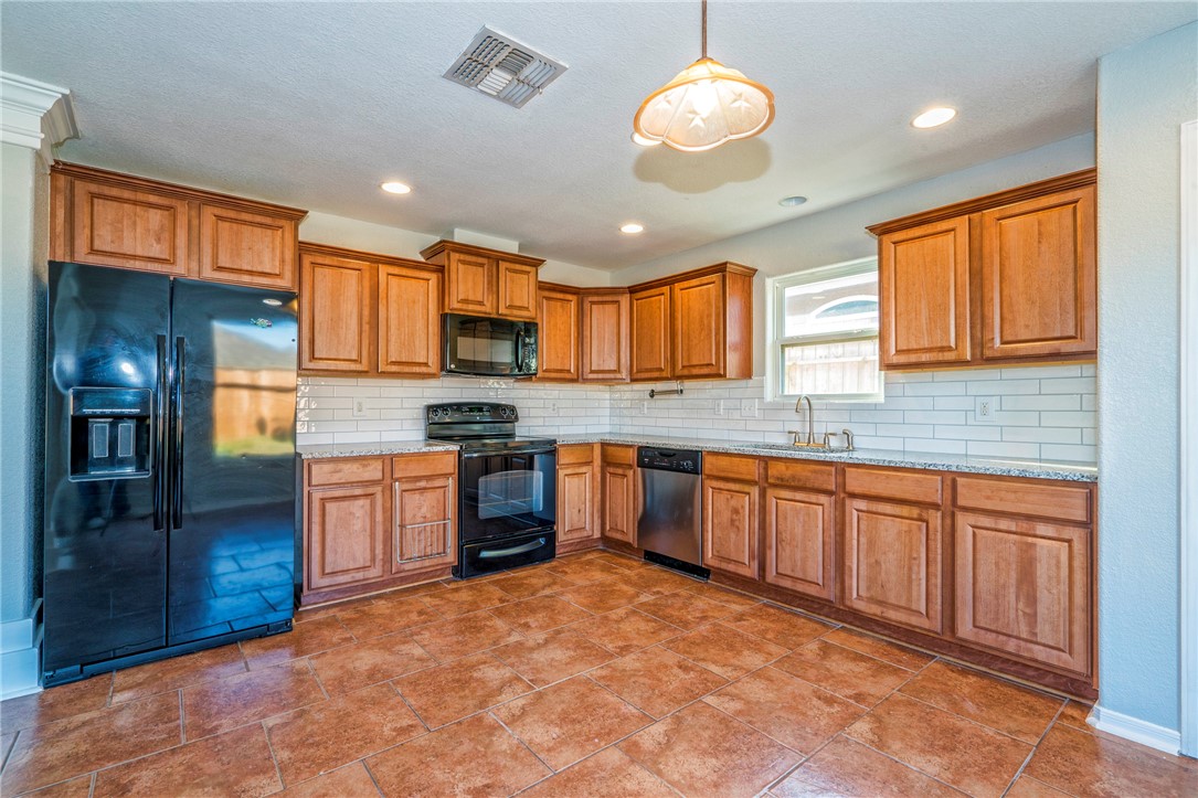 1725 Barlow Trail Property Photo 11