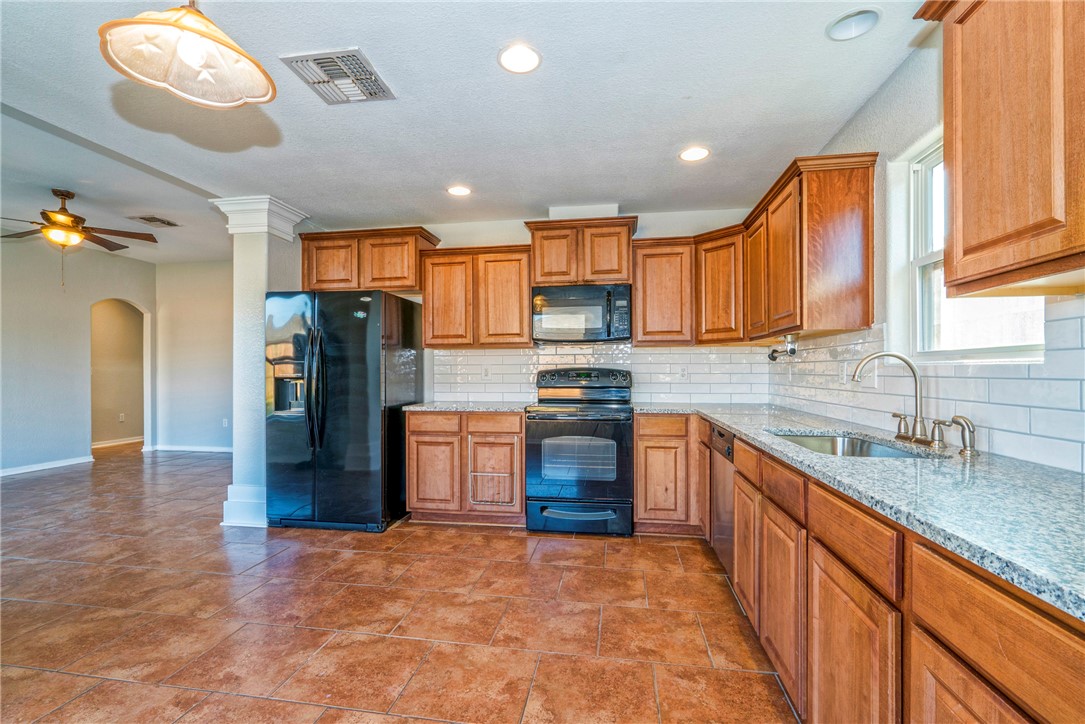 1725 Barlow Trail Property Photo 12