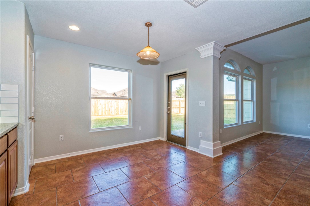 1725 Barlow Trail Property Photo 13