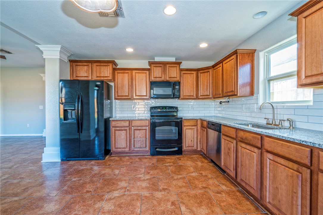 1725 Barlow Trail Property Photo 15