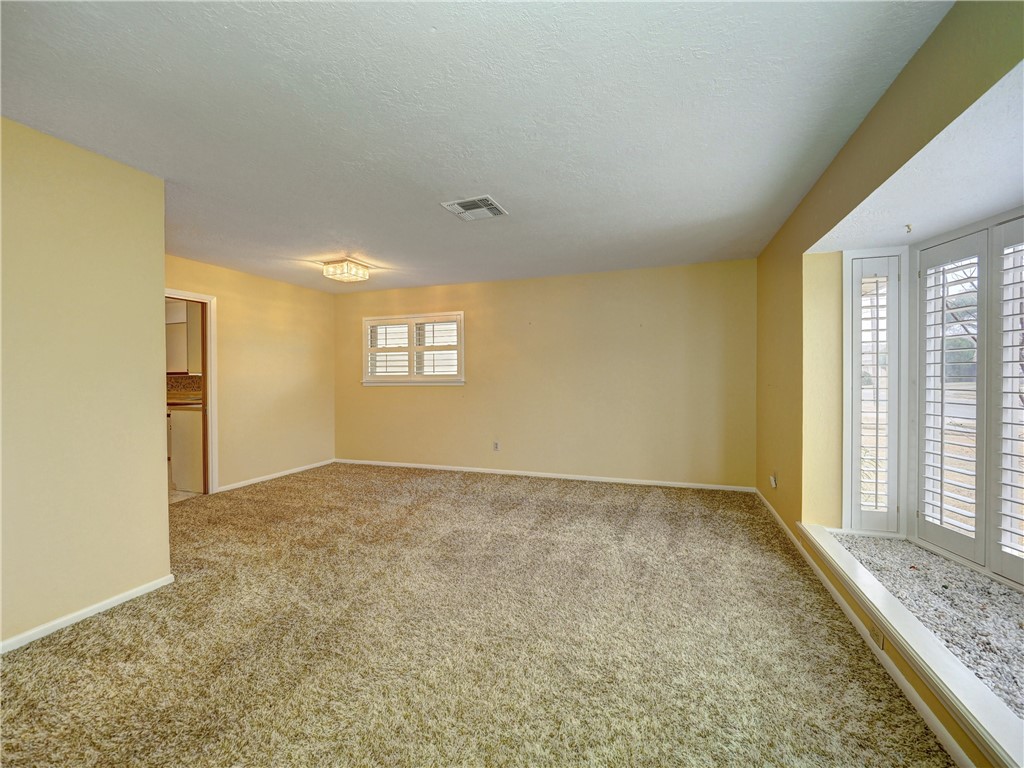 105 Markham Pl Property Photo 7