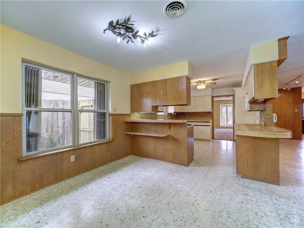 105 Markham Pl Property Photo 8