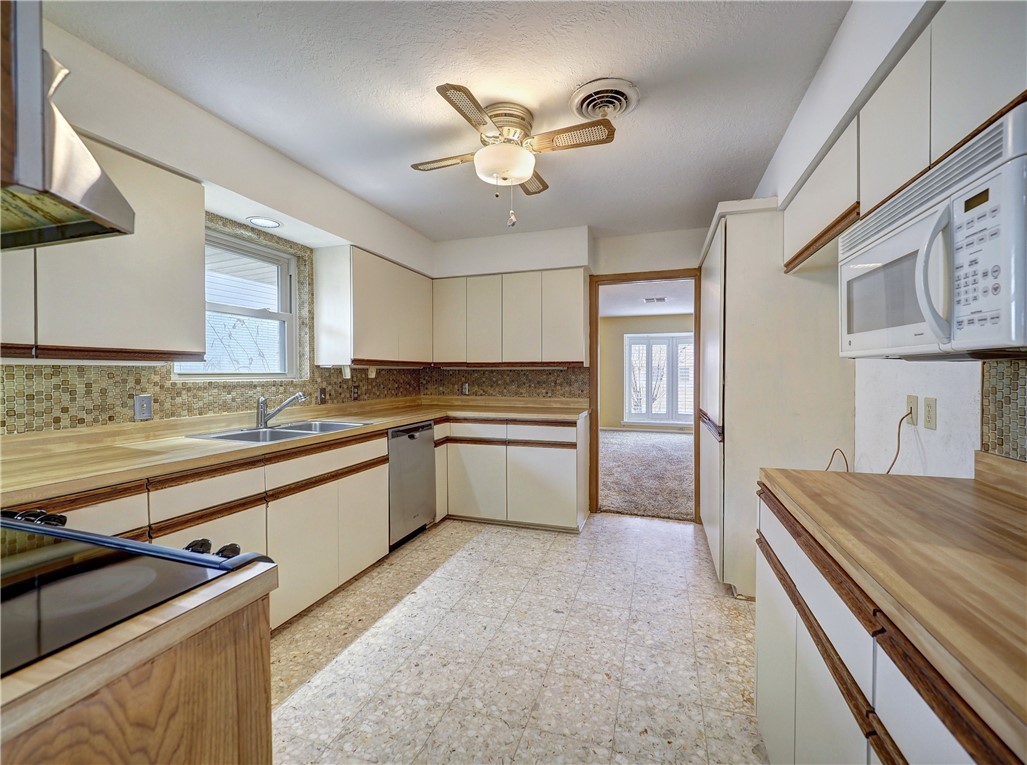 105 Markham Pl Property Photo 11