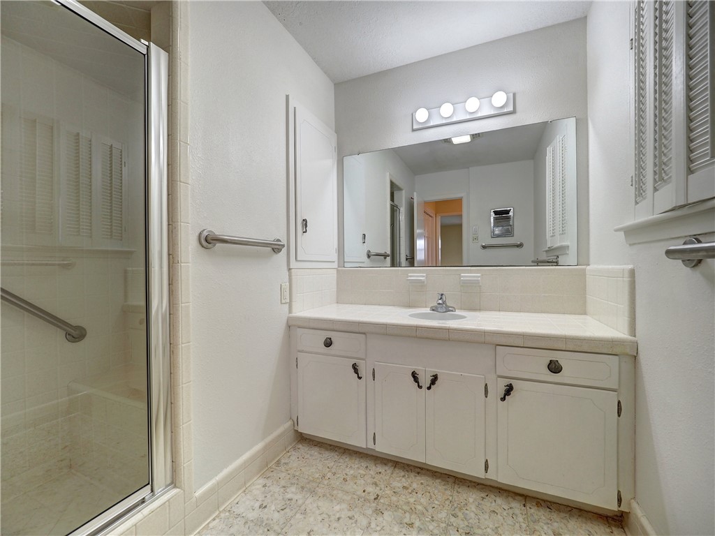 105 Markham Pl Property Photo 14