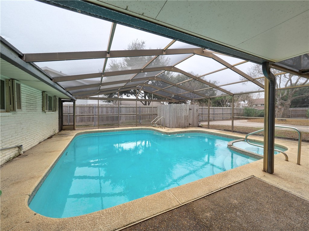 105 Markham Pl Property Photo 32