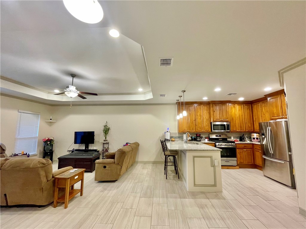 7425 Castille Ct Property Photo 3