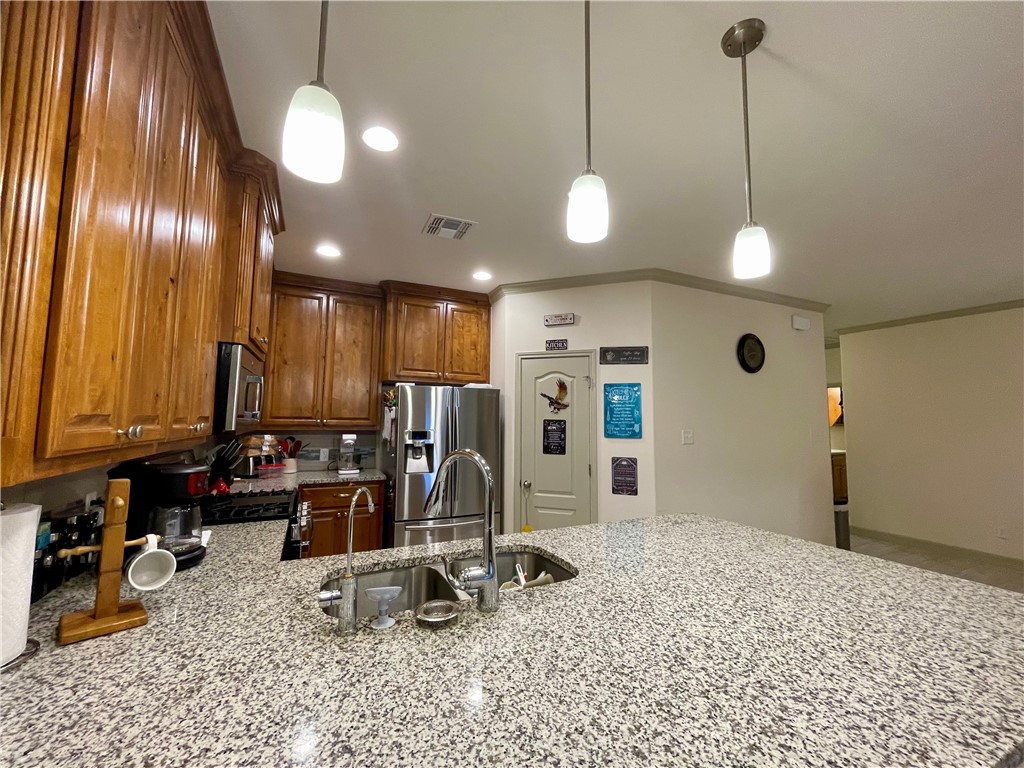 7425 Castille Ct Property Photo 6