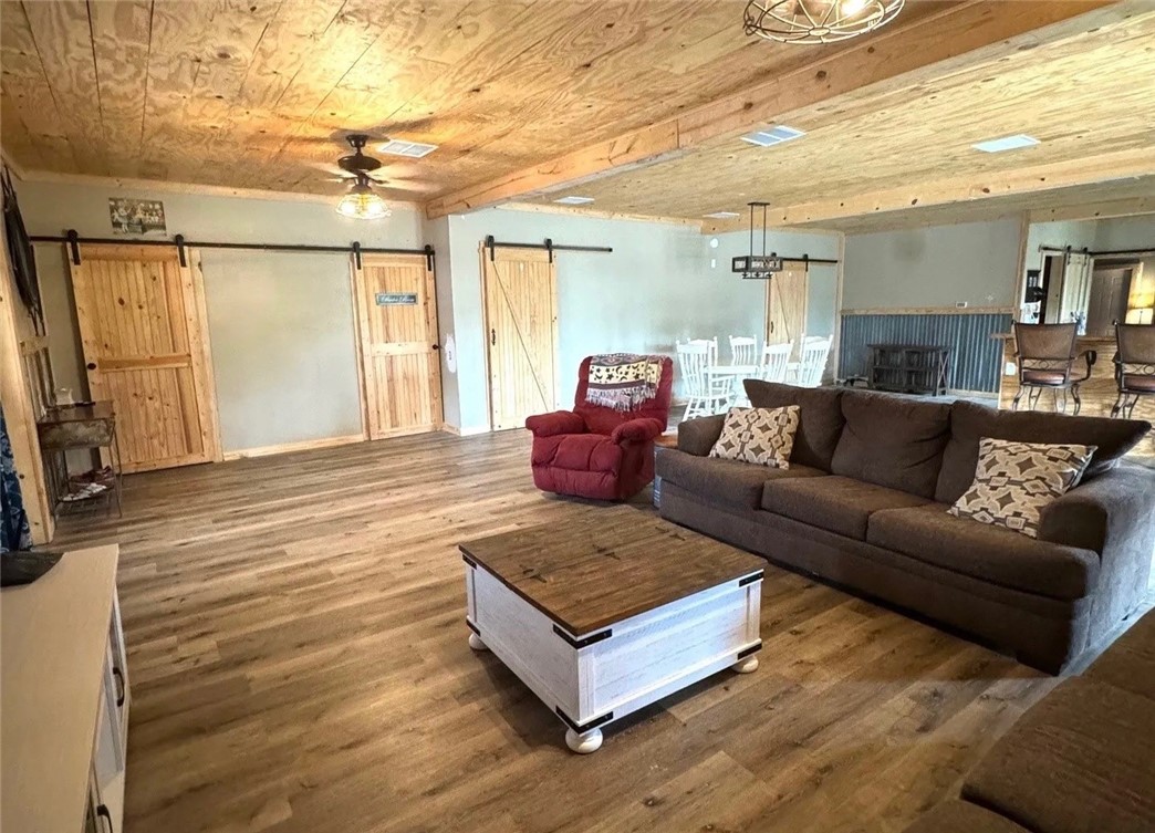 1146 Fm 889 Property Photo 3