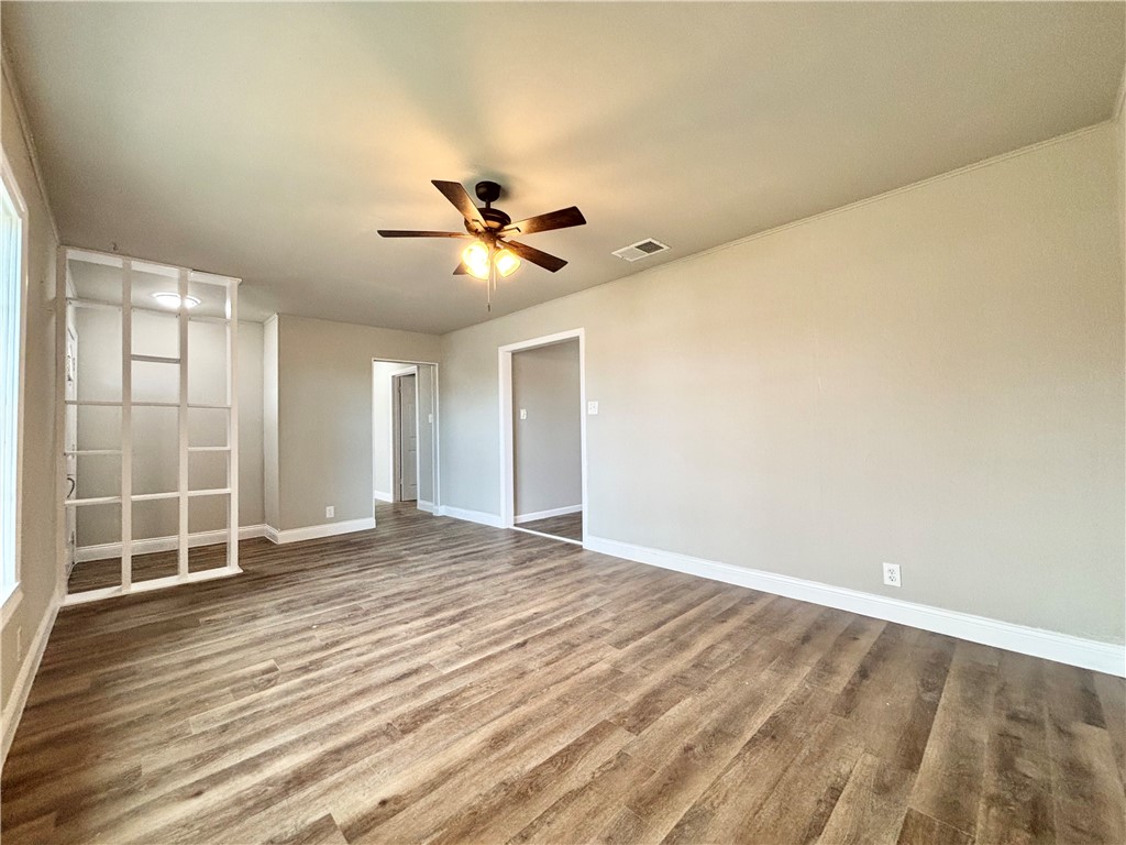 4345 Walton Pl Property Photo 6