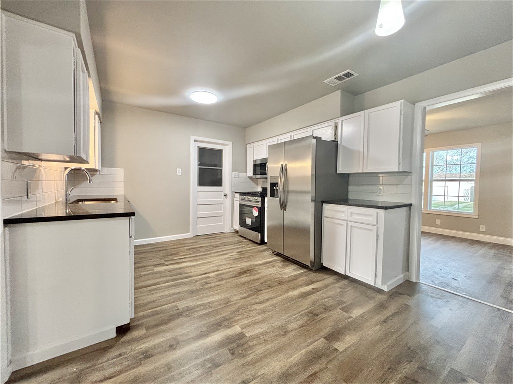 4345 Walton Pl Property Photo 9