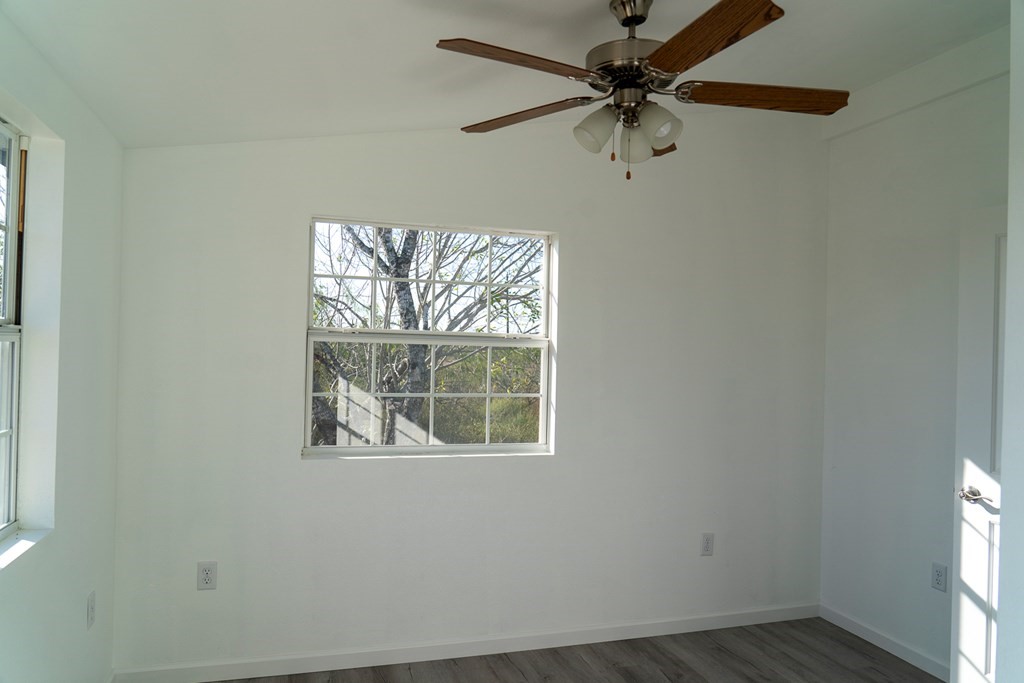 181 W Post Oak Ln Property Photo 5