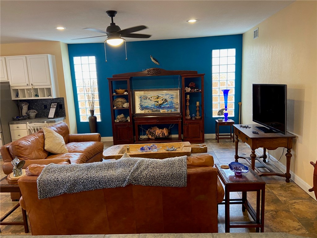 13753 Eaglesnest Bay Dr Property Photo 14