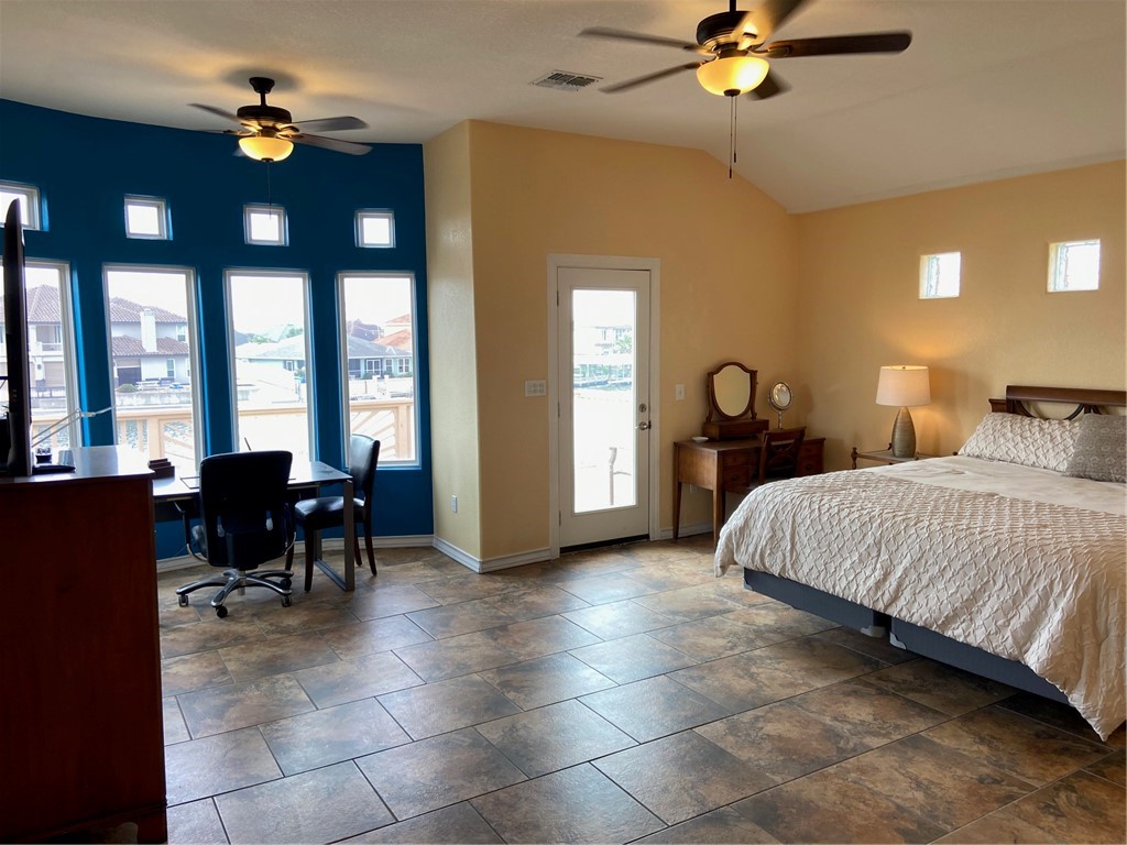 13753 Eaglesnest Bay Dr Property Photo 28