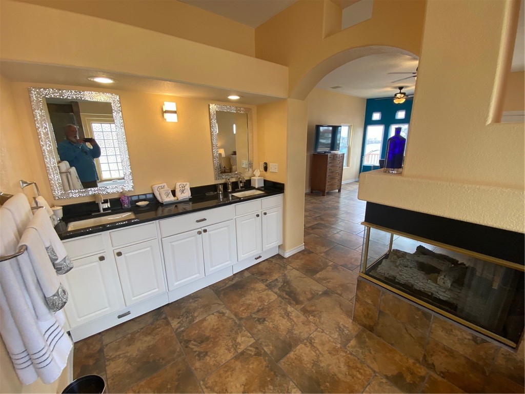 13753 Eaglesnest Bay Dr Property Photo 32