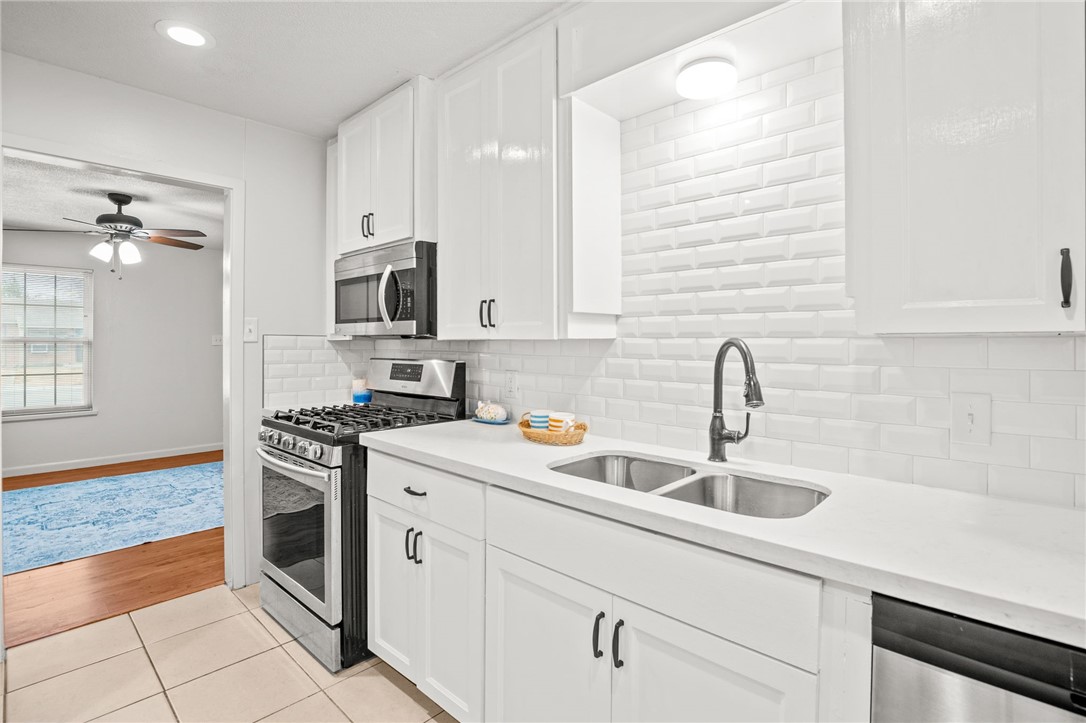 1837 Roslyn St Property Photo 11