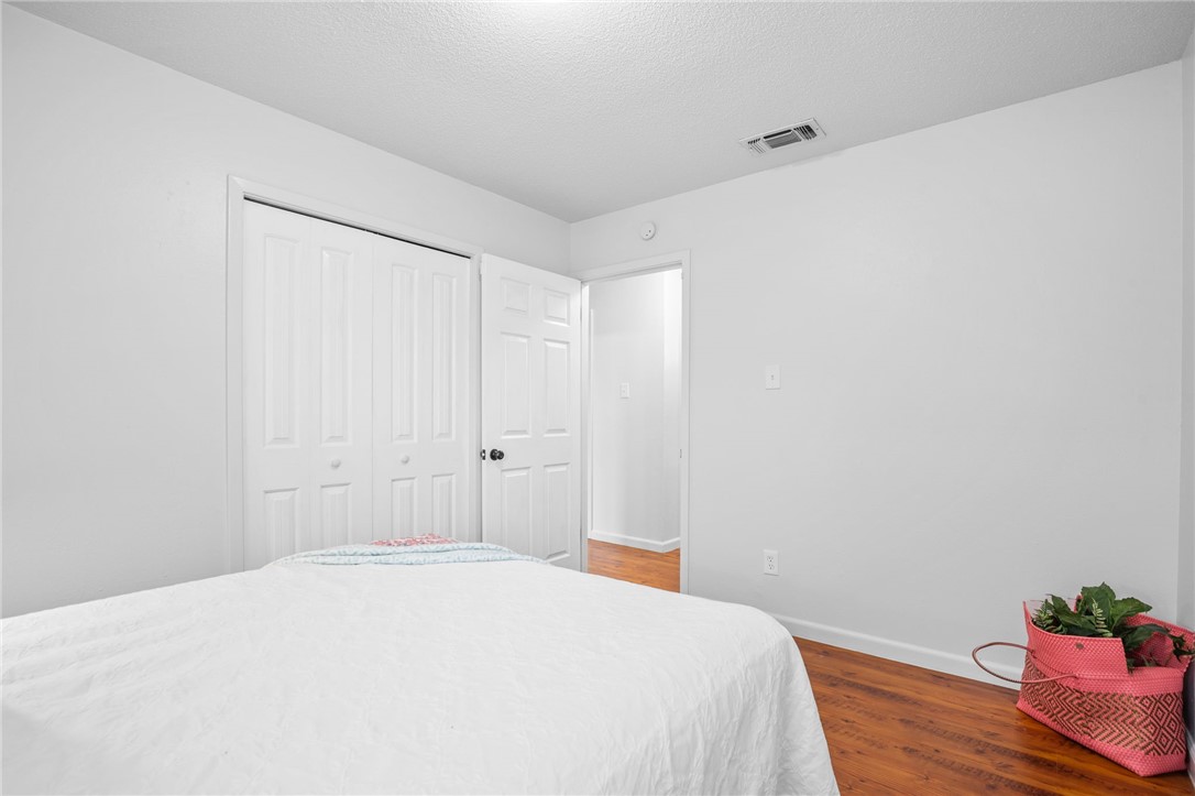 1837 Roslyn St Property Photo 16