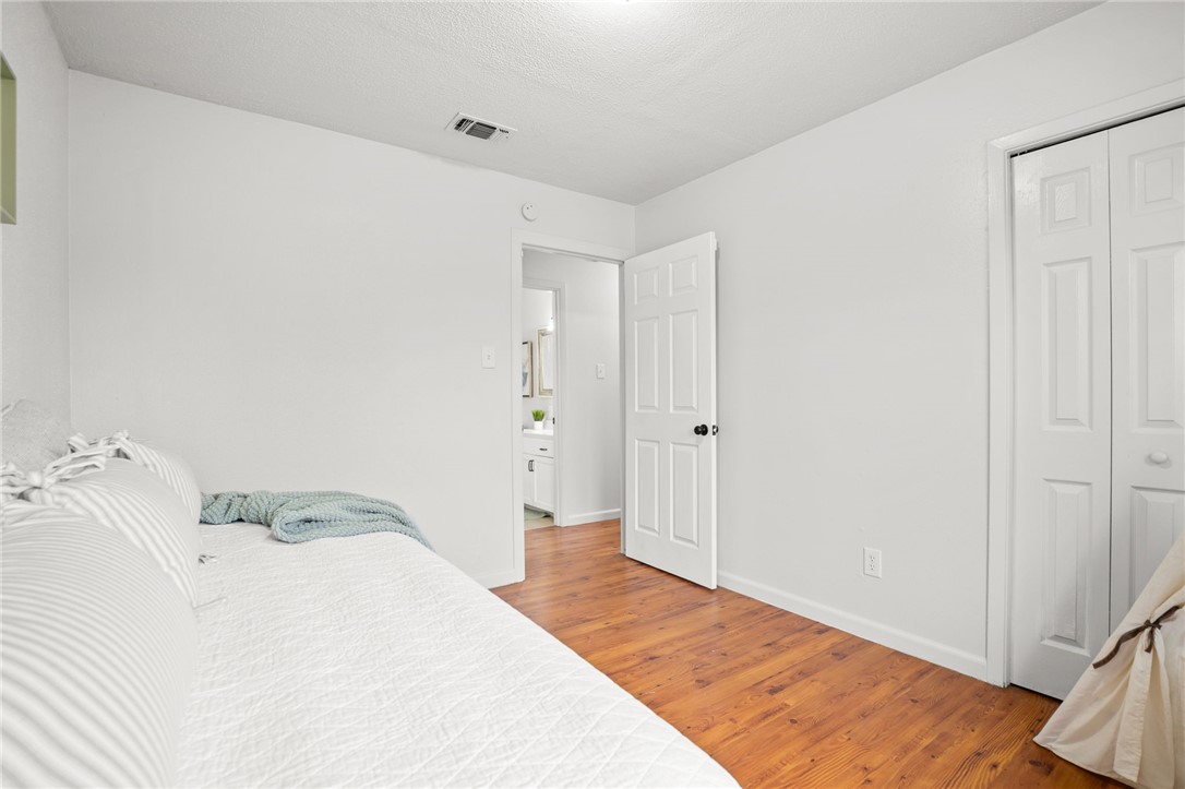 1837 Roslyn St Property Photo 20