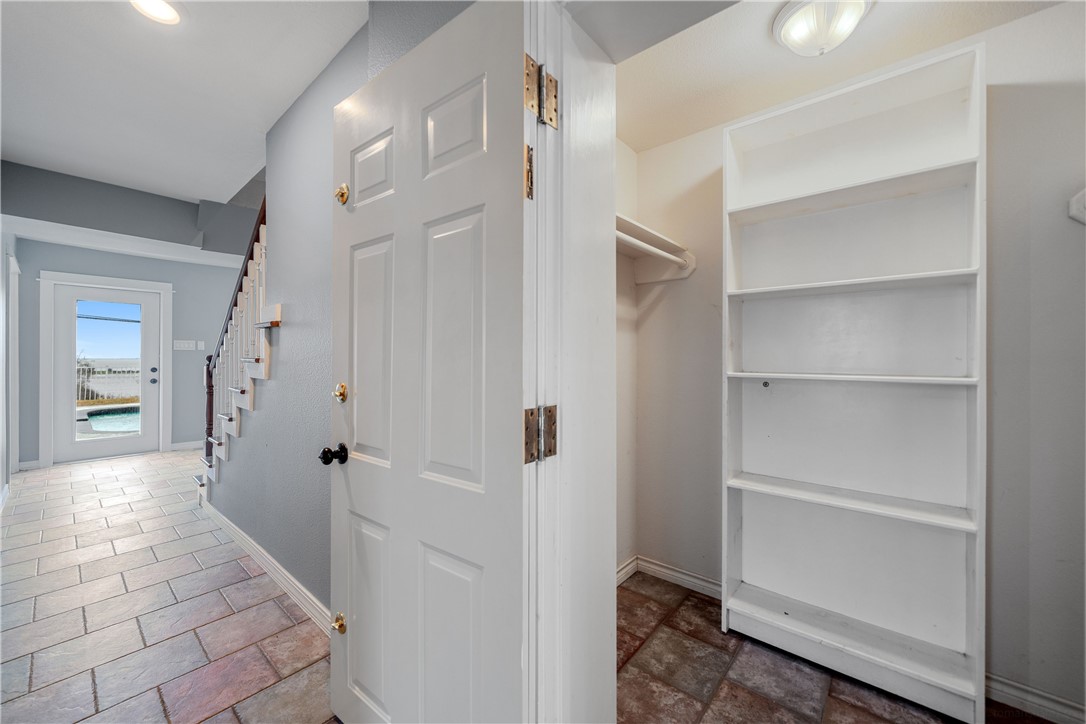 6043 Ennis Joslin Property Photo 5