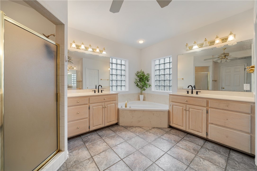 6043 Ennis Joslin Property Photo 13