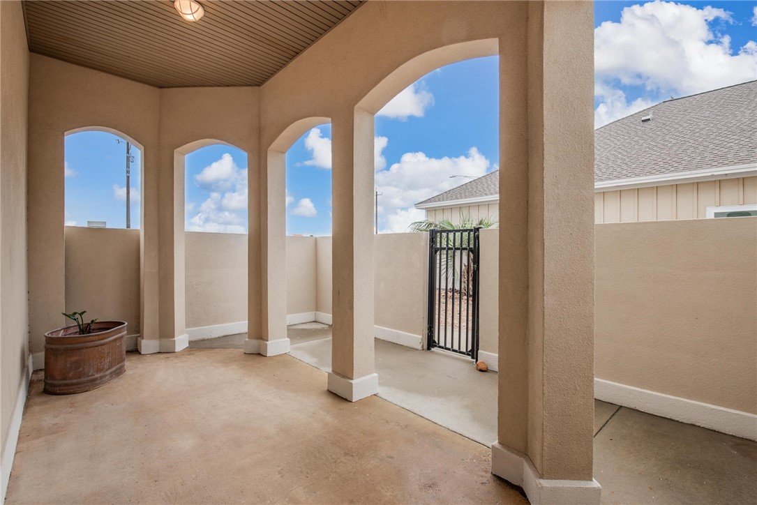 14910 Leeward Dr 701 Property Photo 3