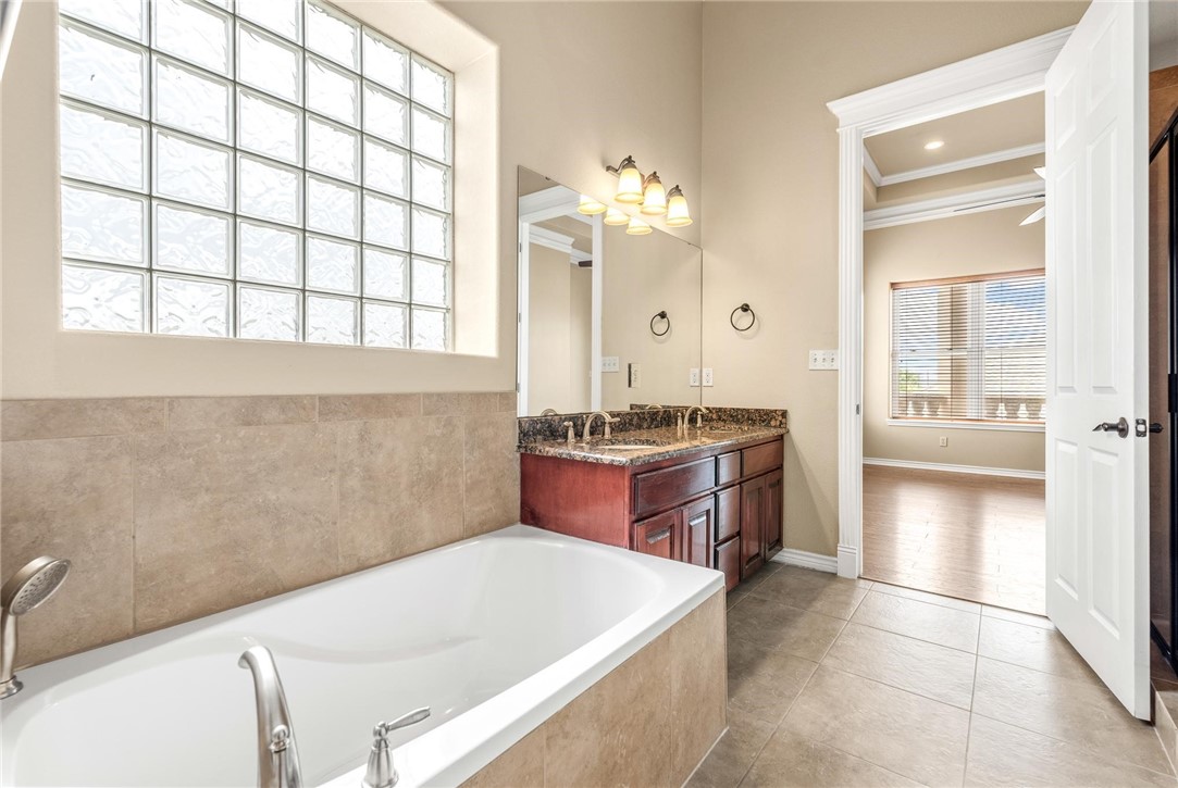 14910 Leeward Dr 701 Property Photo 13