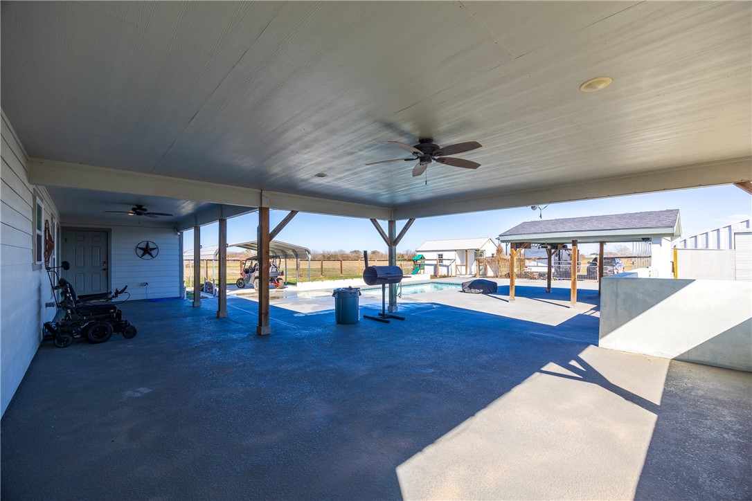450 County Road 3073 Property Photo 28