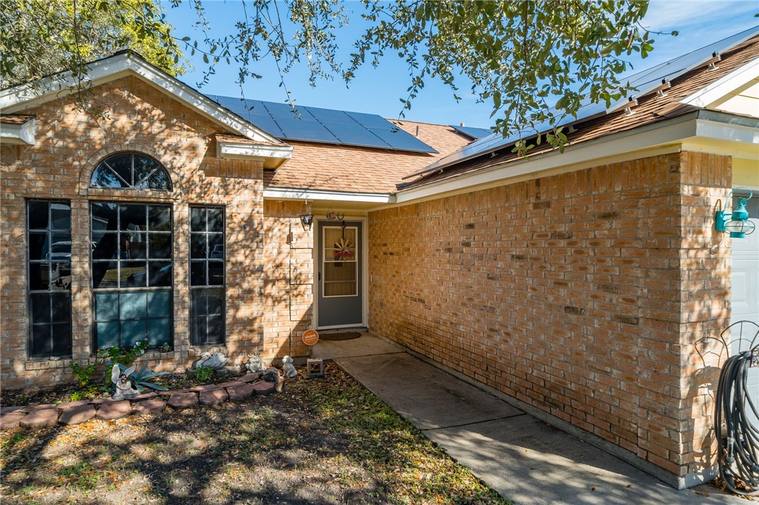2190 Timberleaf Property Photo 3