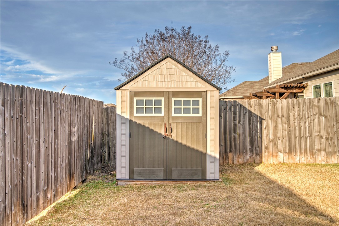1118 Pasadena St Property Photo 32