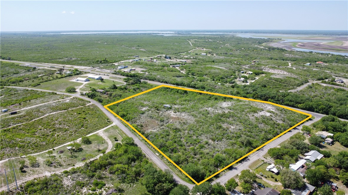 0000 Cr 390 & Fm 3024 Cr Property Photo