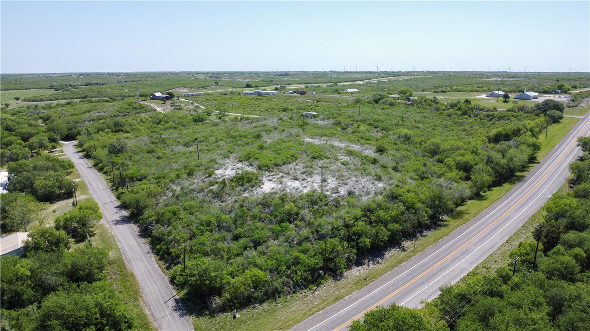 0000 Cr 390 & Fm 3024 Cr Property Photo 2