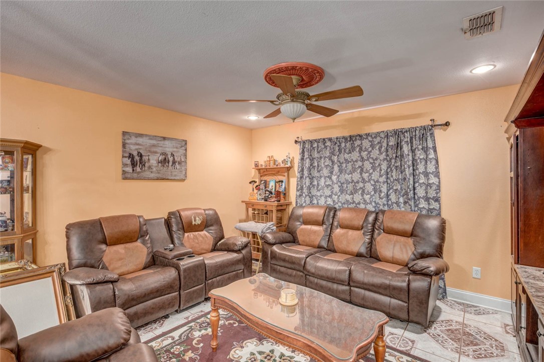 7105 Old Brownsville Road Property Photo 5