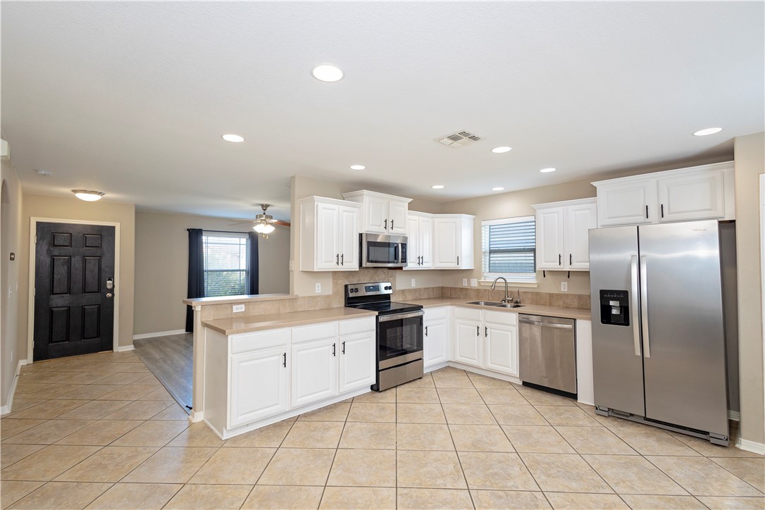2014 Escalante Property Photo 4