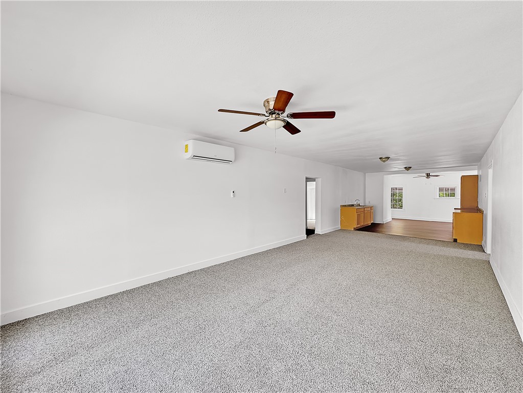 266 S Vista Dr Property Photo 3