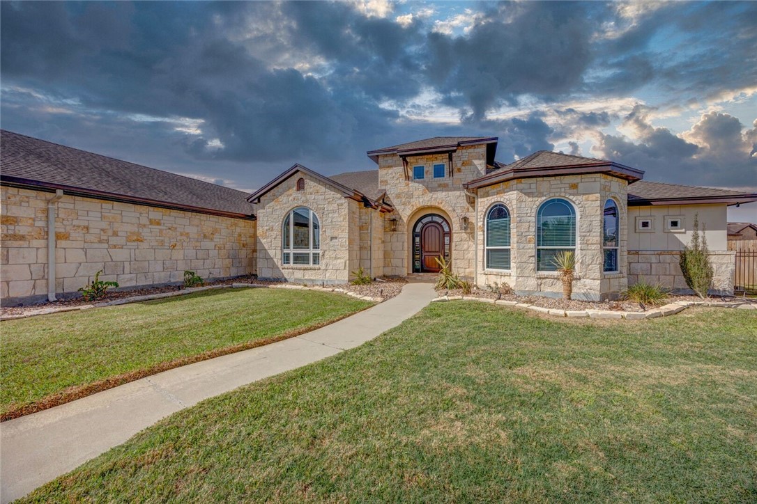 6109 Jakes Wake Property Photo 2