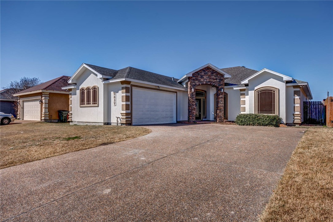 8237 Rock Crest Dr Property Photo 1