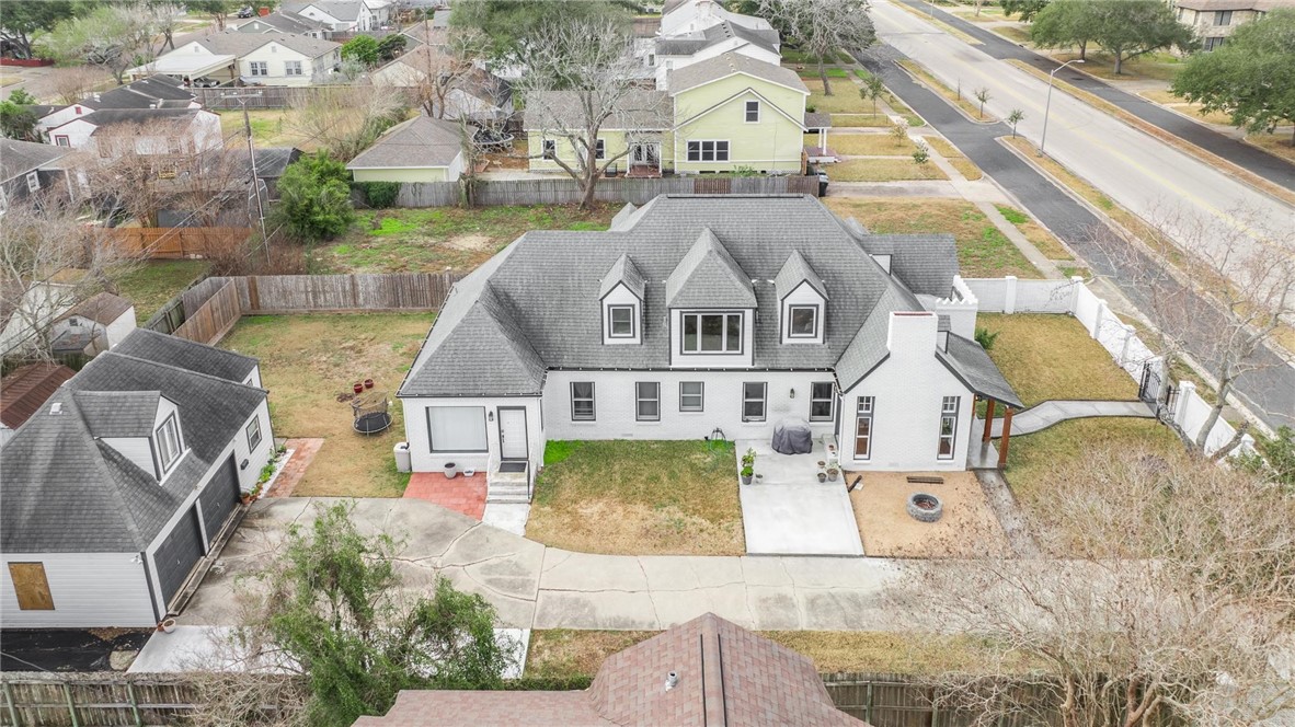 409 Del Mar Blvd Property Photo 2