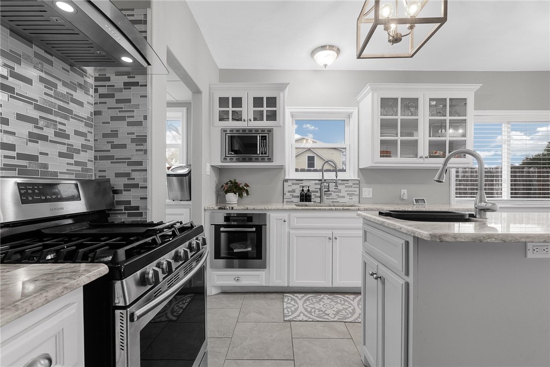409 Del Mar Blvd Property Photo 12