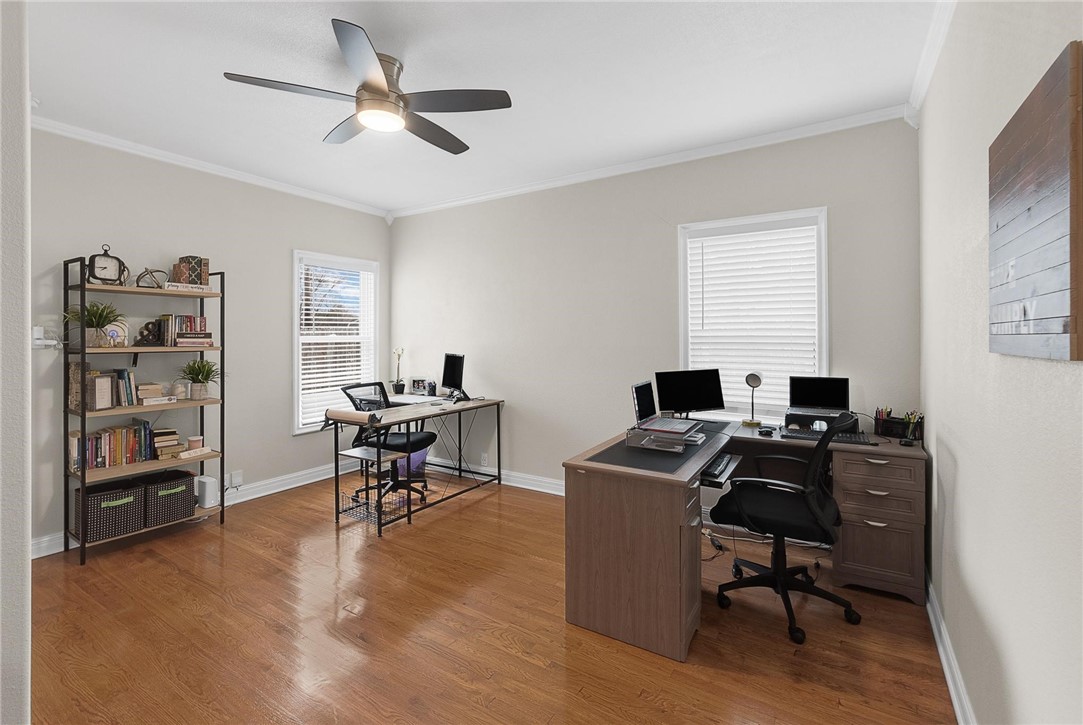 409 Del Mar Blvd Property Photo 17