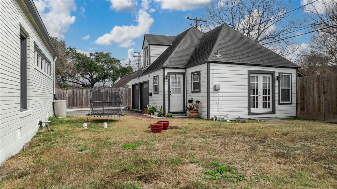 409 Del Mar Blvd Property Photo 32
