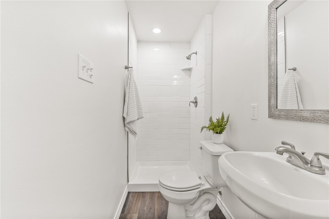1214 Cambridge Dr Property Photo 17