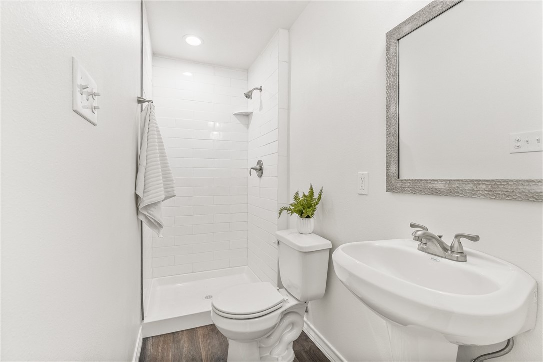 1214 Cambridge Dr Property Photo 18