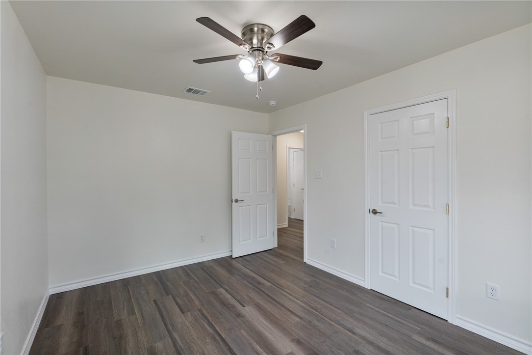 1214 Cambridge Dr Property Photo 19