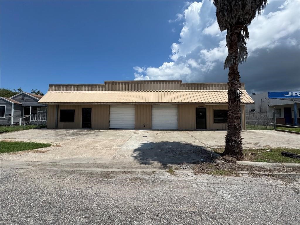 2828 Cleo St Property Photo 3