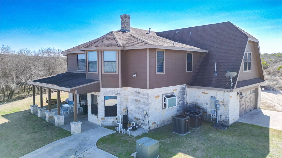 951 Carmel Drive Property Photo 4