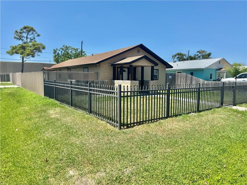 1238 Baywood Lane Property Photo 3