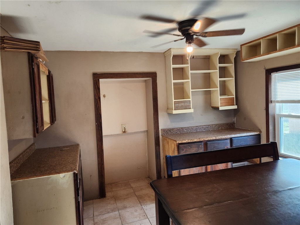 407 Austin St Property Photo 5