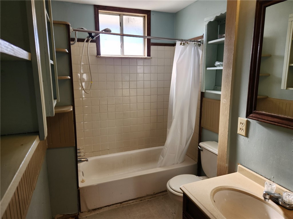 407 Austin St Property Photo 6