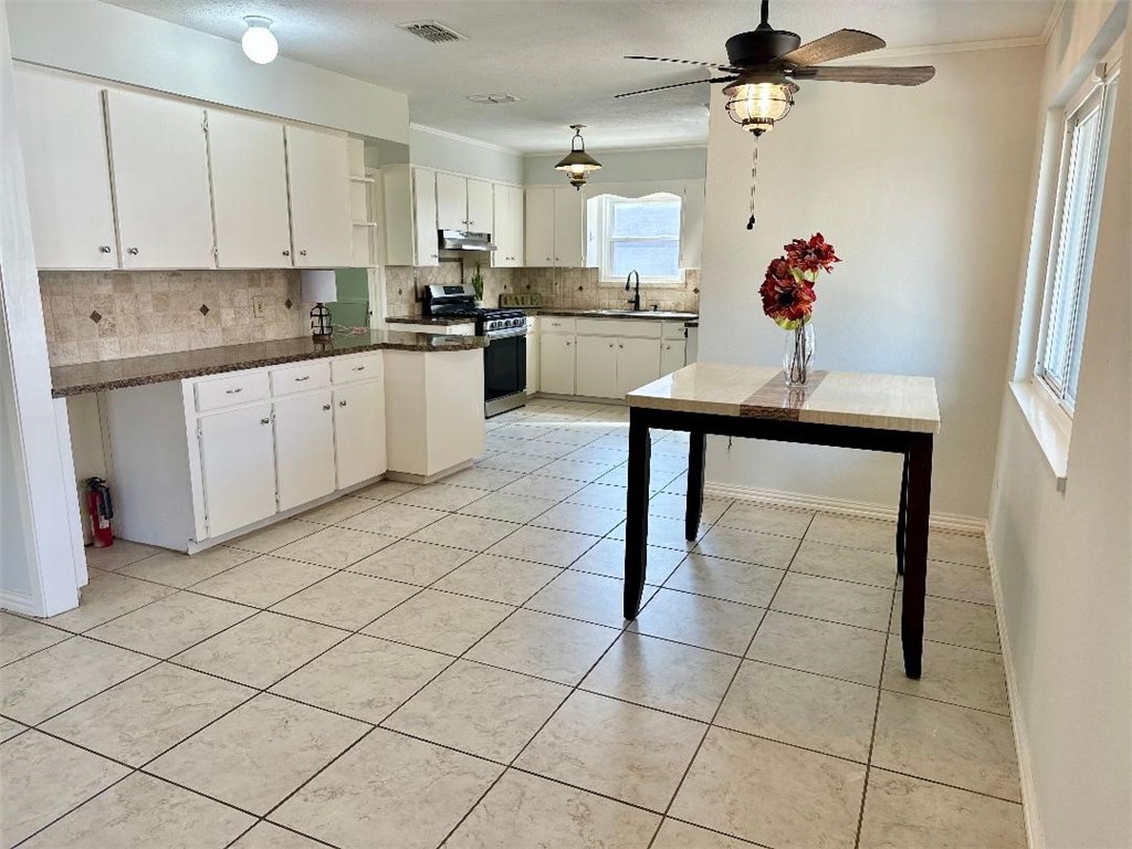 722 Meadowbrook Property Photo 7