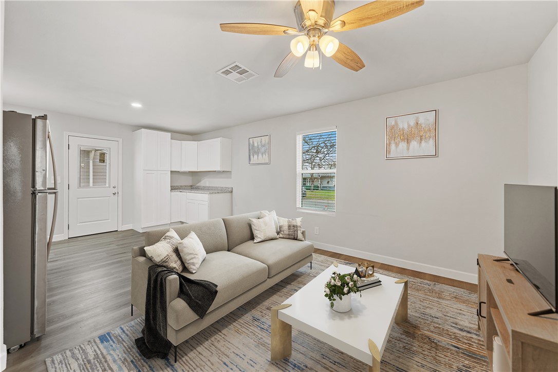 3517 Carrolleton St Property Photo 6